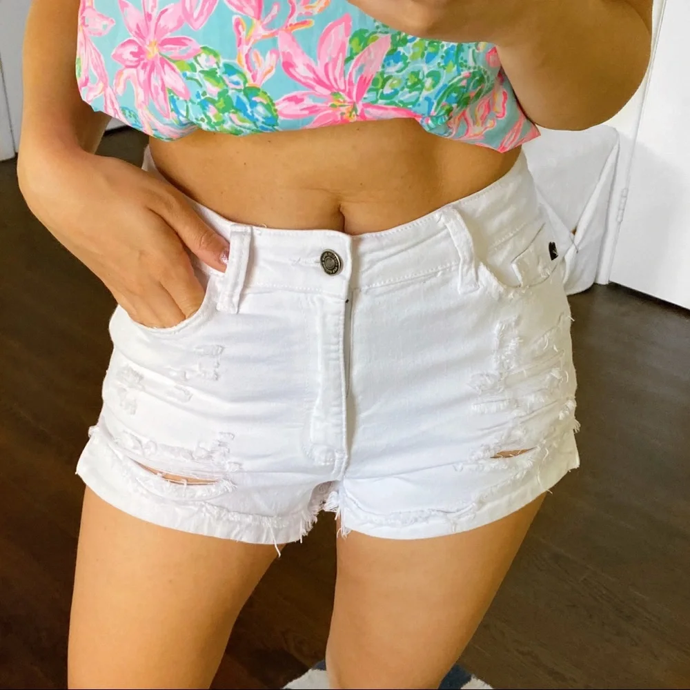 🐚 KANCAN WHITE DISTRESSED HIGH WAIST JEAN SHORTS!